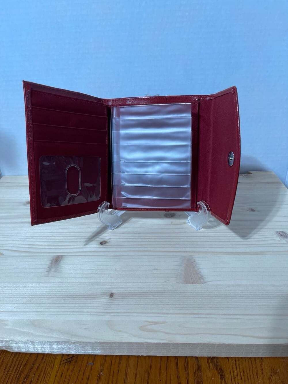 Dopp Red Leather Kisslock Trifold Wallet with Card Slots - Picture 5 of 8
